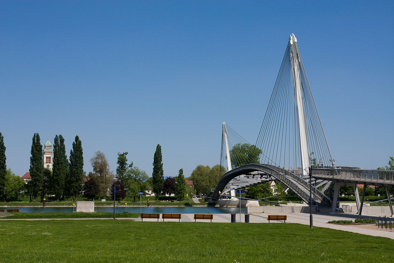 Construction d’un pont pour piétons et cyclistes sur le Rhin entre Kehl et Strasbourg