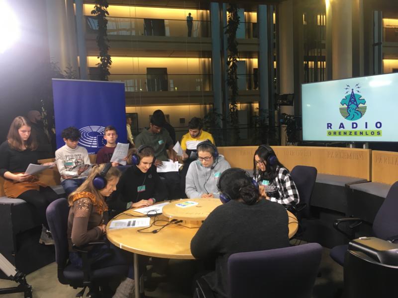 Les jeunes mènent l’enquête