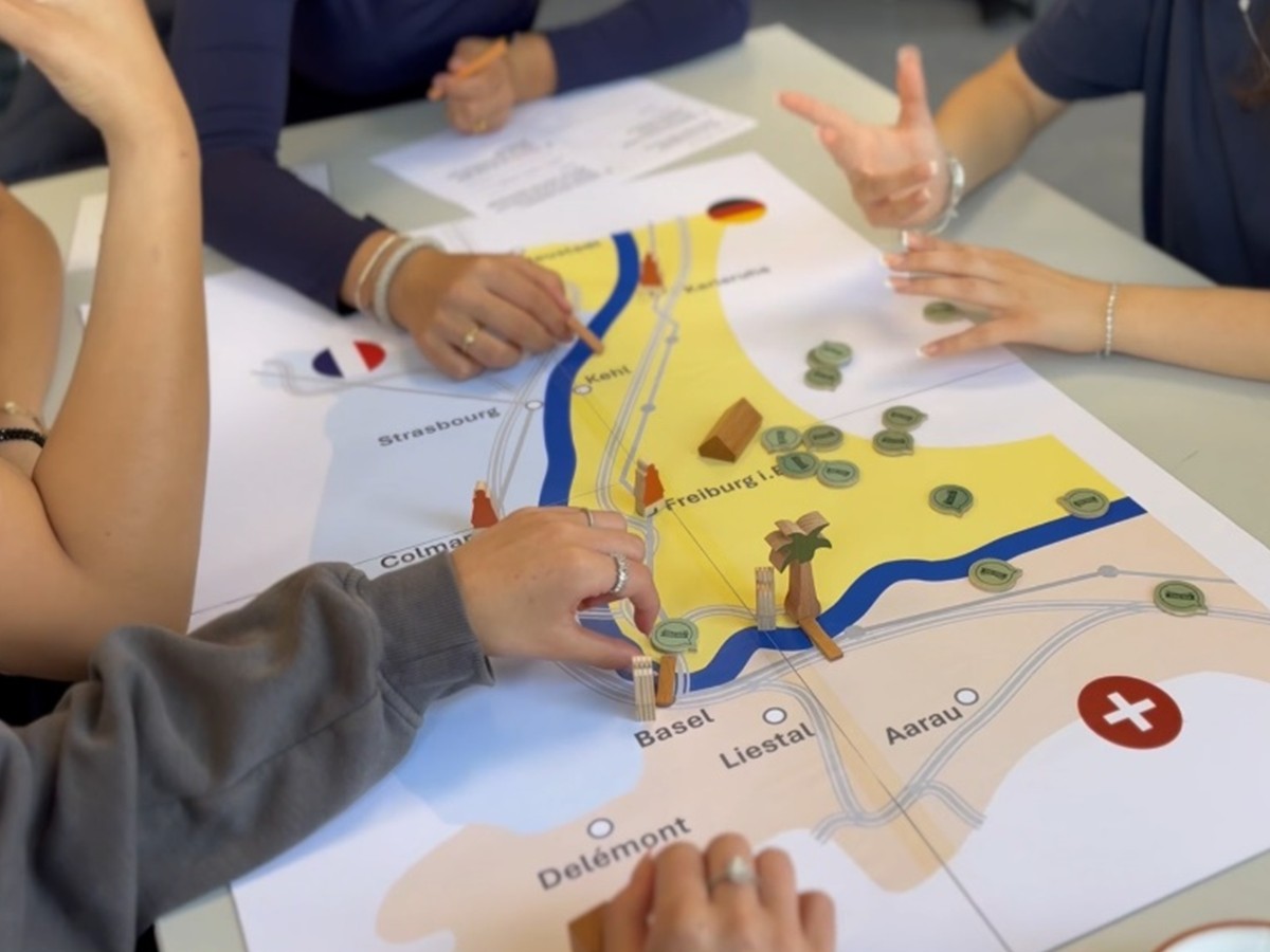 Un jeu de société interculturel pour favoriser les échanges entre jeunes de la région des trois frontières