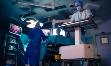 Imitation MAchine for Robotic Assistance : Une plateforme robotique pour le bloc opératoire, au service des équipes infirmières